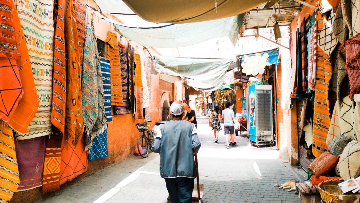 Dirham marokański. Wszystko, co musisz wiedzieć o walucie, wybierając się w podróż do Maroka w 2023 roku