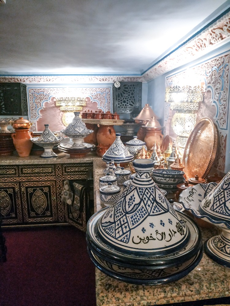 dekorowany tagine do serwowania potraw Maroko